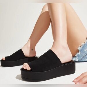 Steve Madden Black Platform Slide Sandals